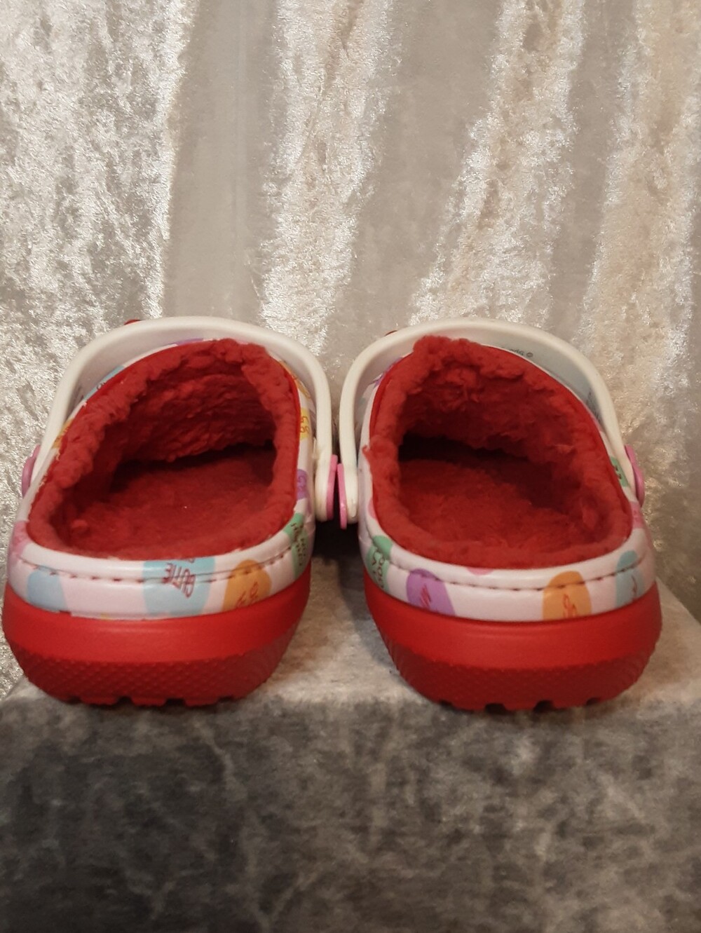 CROCS Lined Sweethearts Colab Limited Edition - Picture 8 of 14